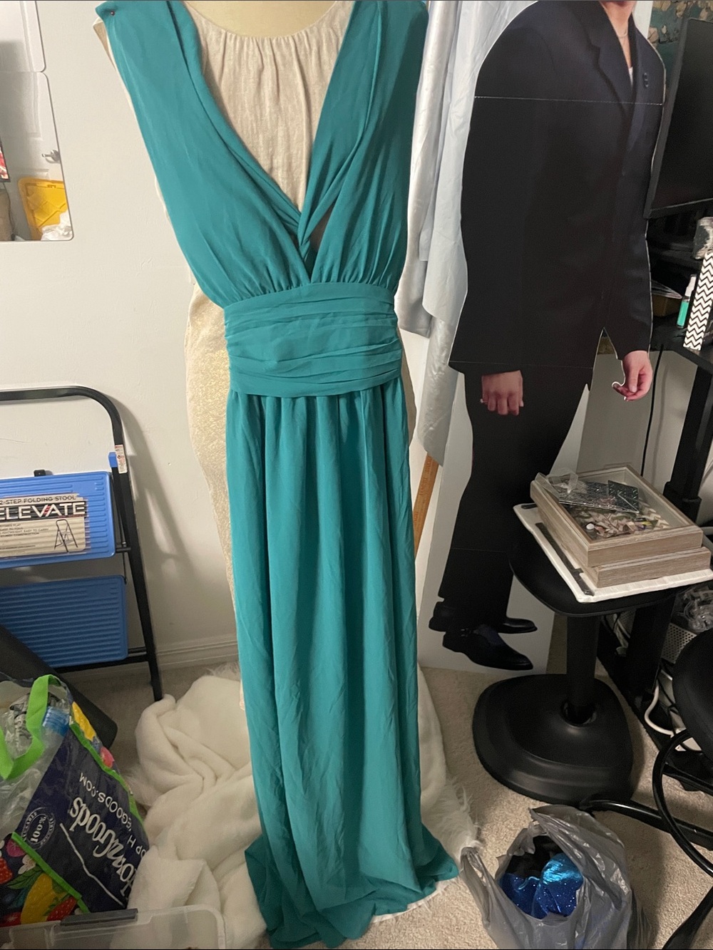 Elegant Teal V-Neck Evening Gown